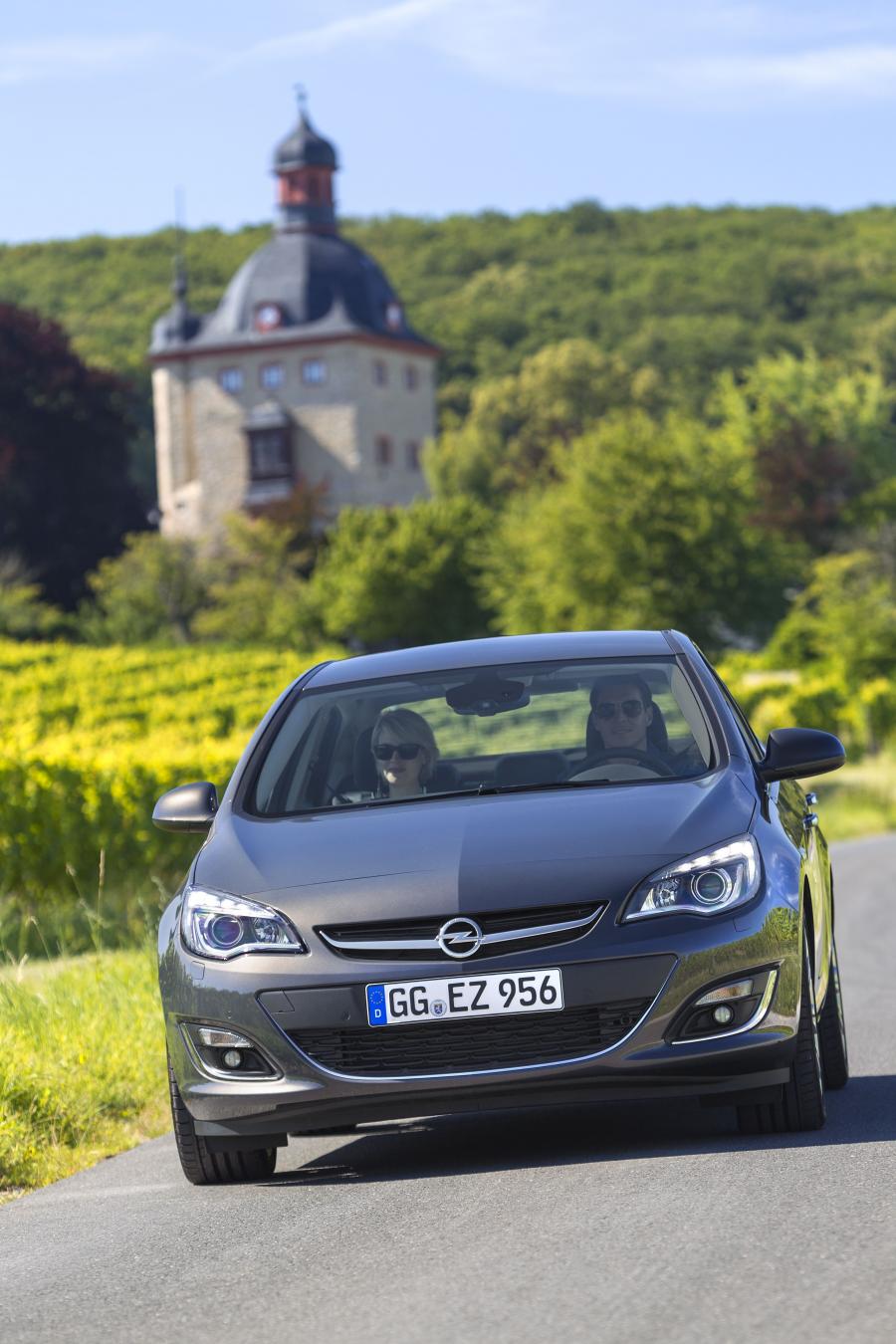  Opel Astra Sedan 2013 года  (фото 27 из 30)